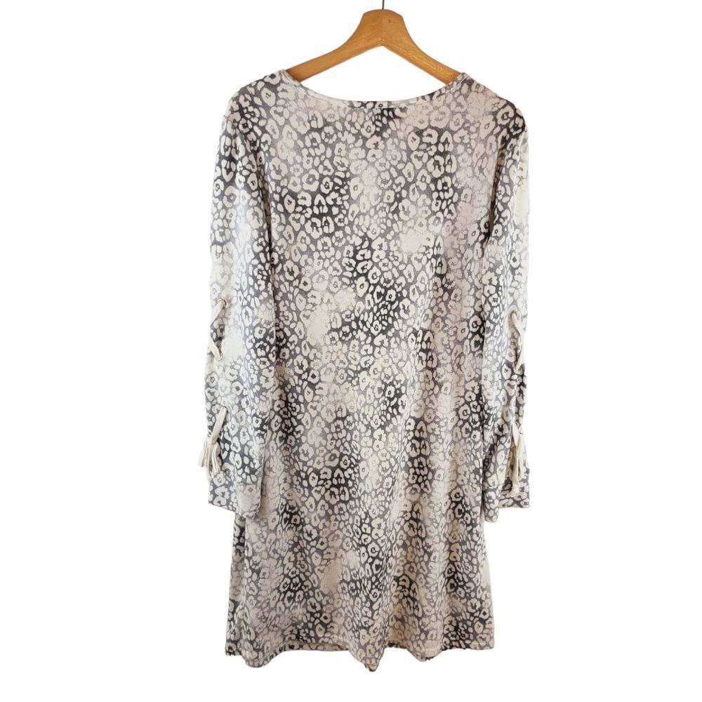 Tacera Animal Print Tunic Sweater Size XL Corded Sleeves - Picture 9 of 9